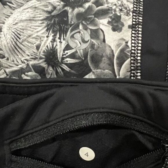 Lululemon Black and Grey Floral Cropped Capri Leggings Size 4 - Picture 3 of 3